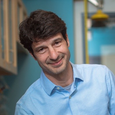 headshot Ruben Juanes